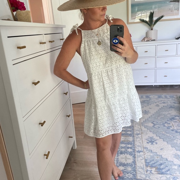 Eyelet dress - Picture 1 of 3